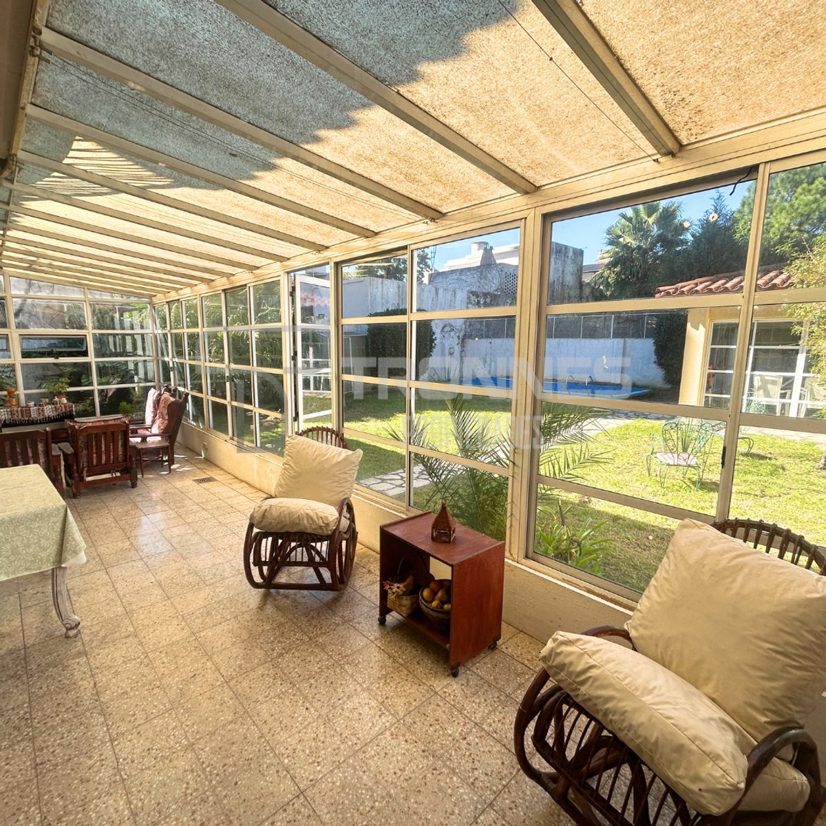 Venta - Casa 6 Ambientes en Dos Plantas, Sobre A. Alsina - Jardin, Pileta y Quincho - Lomas de Zamora - 8