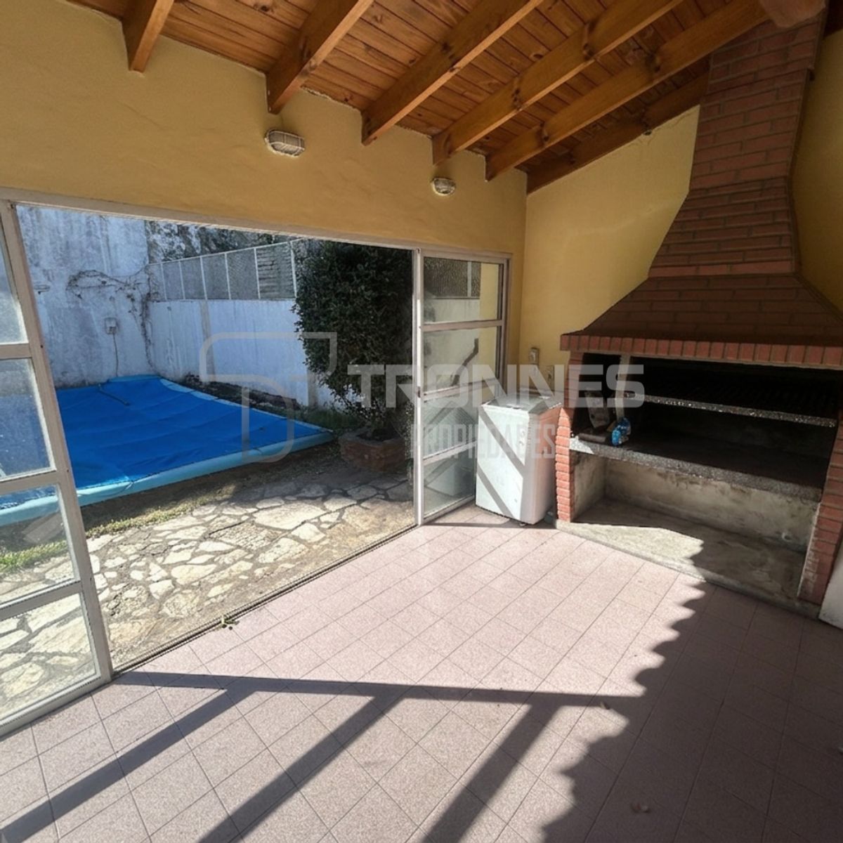 Venta - Casa 6 Ambientes en Dos Plantas, Sobre A. Alsina - Jardin, Pileta y Quincho - Lomas de Zamora - 30