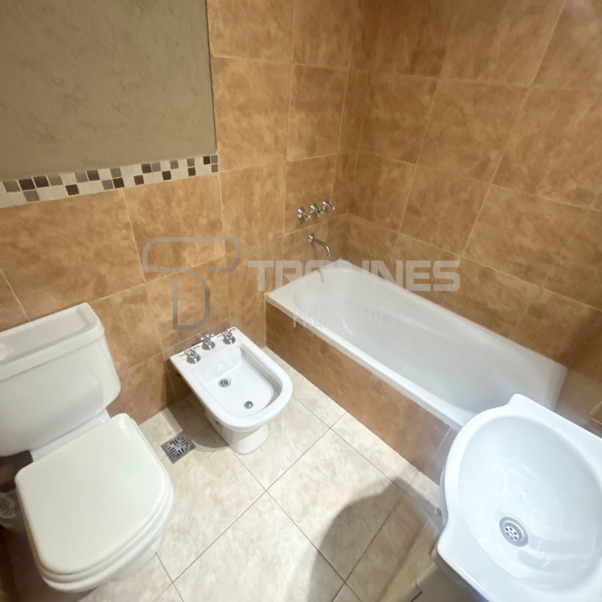 ALQUILER MONOAMBIENTE DE 40 M2 CON COCHERA DESCUBIERTA - LANÚS OESTE A POCAS CUADRAS ESTACIÓN - 8