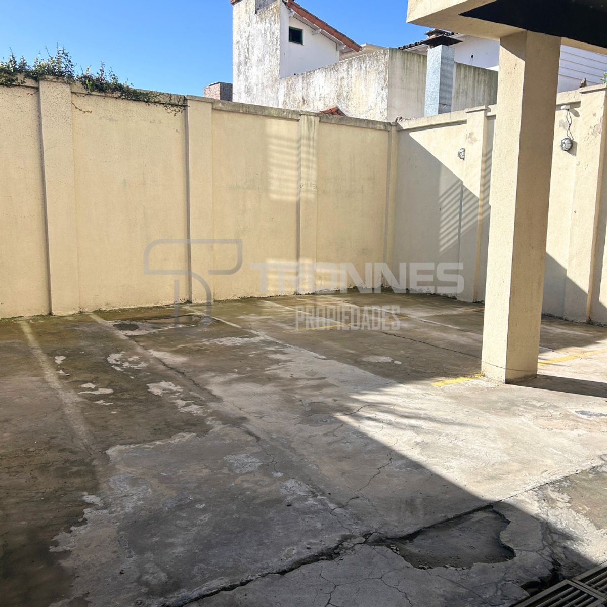 ALQUILER MONOAMBIENTE DE 40 M2 CON COCHERA DESCUBIERTA - LANÚS OESTE A POCAS CUADRAS ESTACIÓN - 16