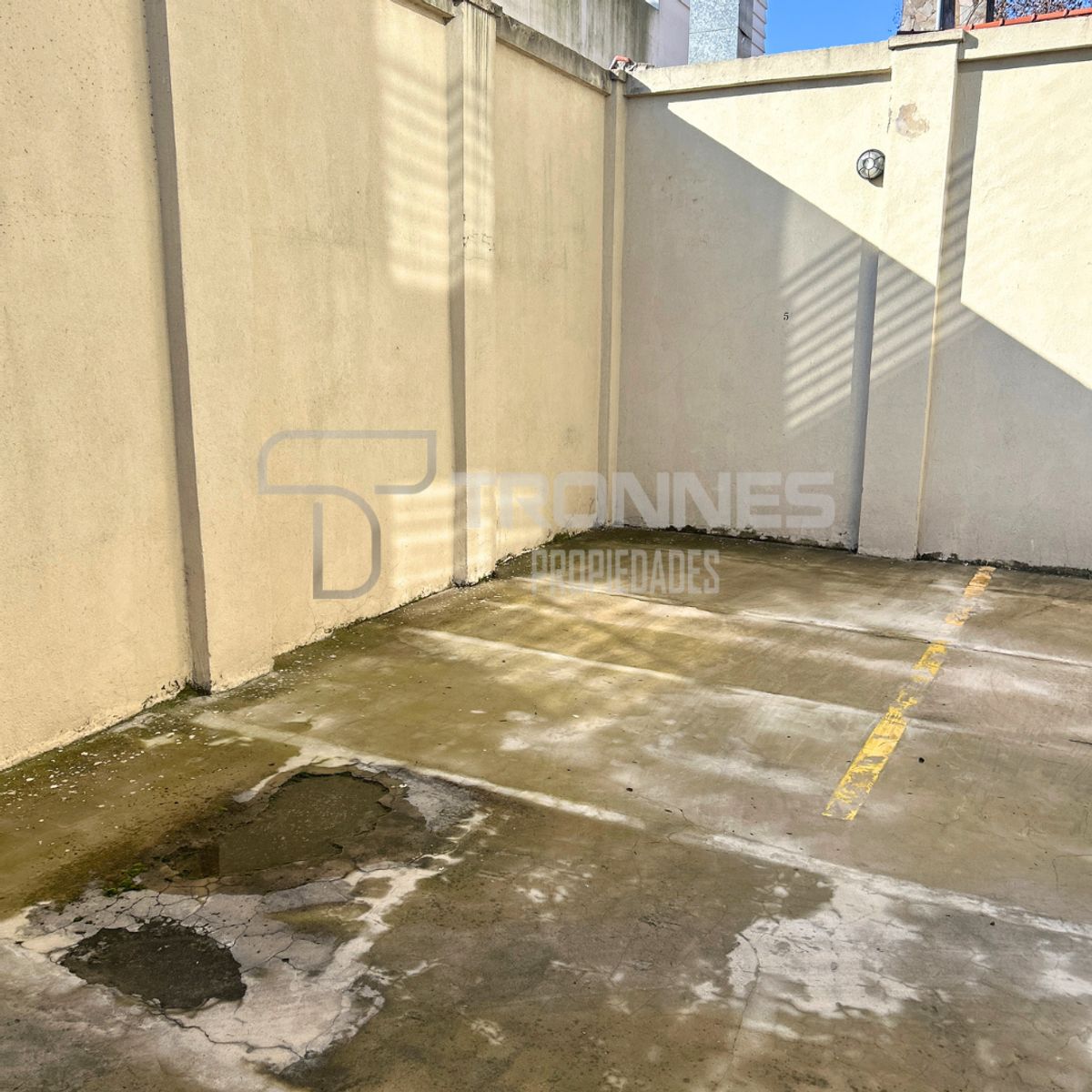 ALQUILER MONOAMBIENTE DE 40 M2 CON COCHERA DESCUBIERTA - LANÚS OESTE A POCAS CUADRAS ESTACIÓN - 17