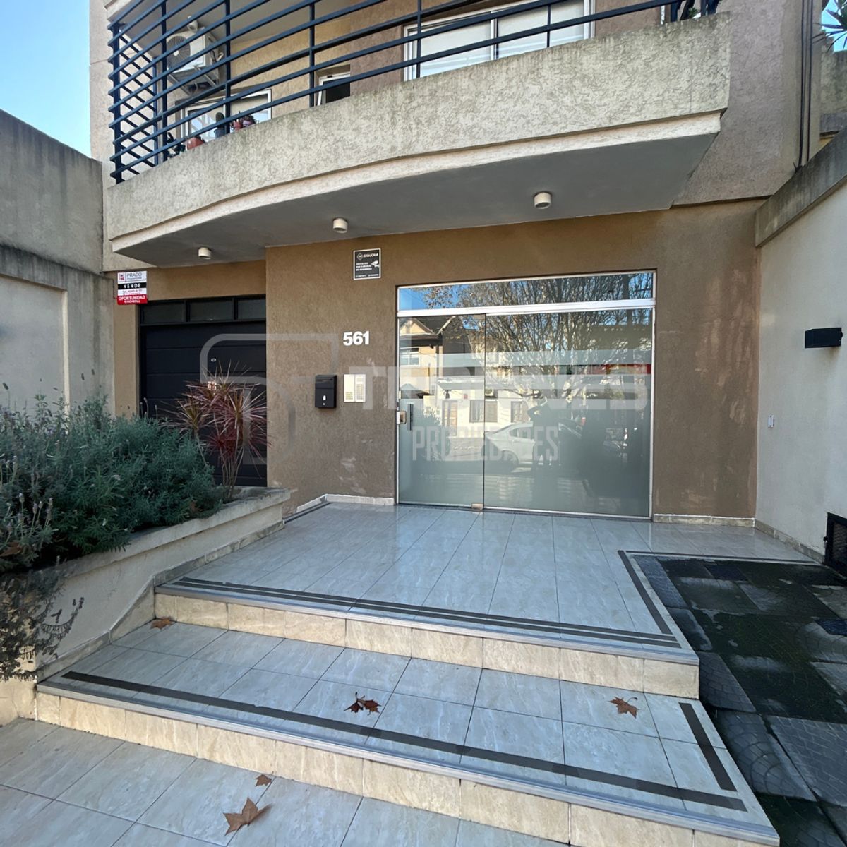ALQUILER MONOAMBIENTE DE 40 M2 CON COCHERA DESCUBIERTA - LANÚS OESTE A POCAS CUADRAS ESTACIÓN - 19