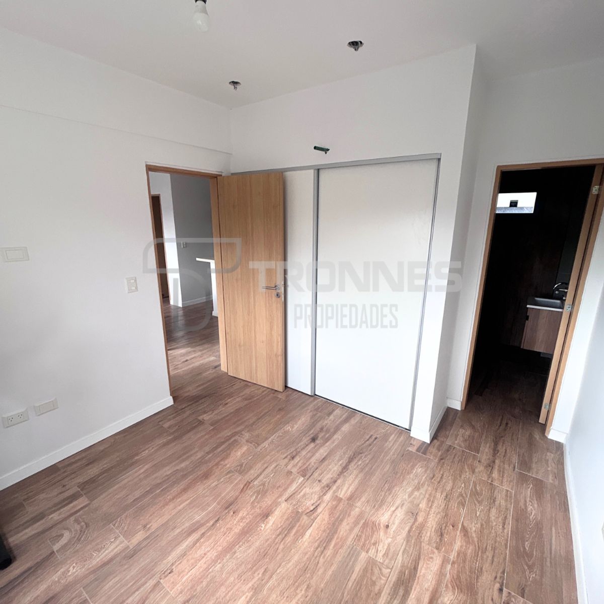 VENTA Departamento 2 Ambientes a estrenar - Al Frente - Con Balcon y Parrilla - Lanús Oeste - 16