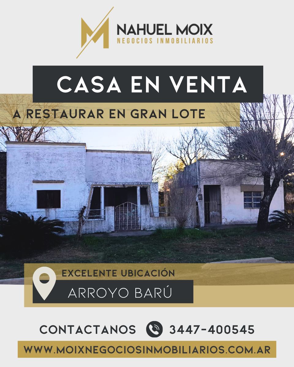 Casa a restaurar con salón en excelente ubicación y amplio lote