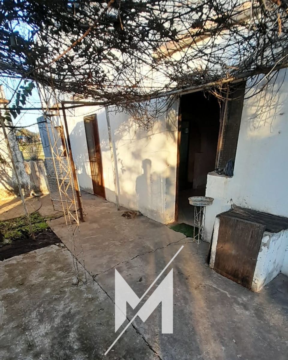 Casa a restaurar con salón en excelente ubicación y amplio lote — foto 6