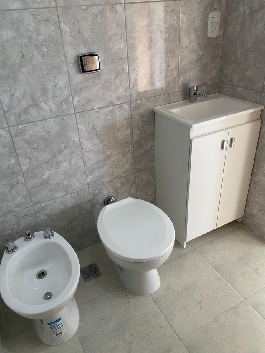 Importante casa a estrenar en Villa Elisa - 4