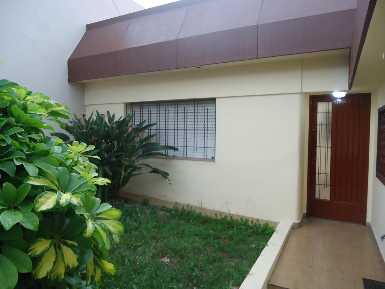 # MIRA ESTO # CASA # GARAJE JARDIN TERRAZA # LOTE 8,66 x 27 MTS APROX — foto 4
