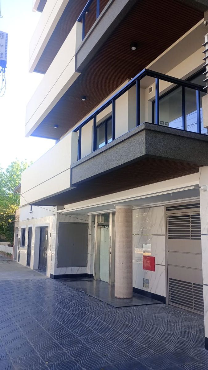 # MIRA ESTO # ESTRENAR # SEMI PISO # 3 AMB FRENTE # GRAN BALCON # ULTIMA LINEA — foto 2
