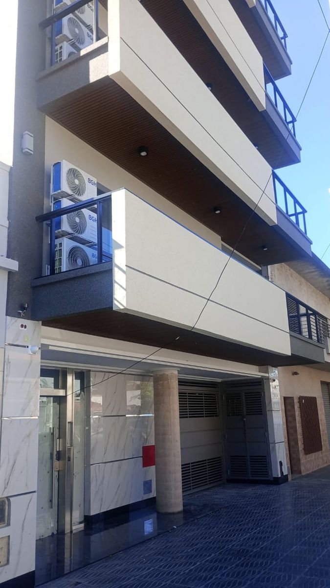 # MIRA ESTO # ESTRENAR # SEMI PISO # 3 AMB FRENTE # GRAN BALCON # ULTIMA LINEA — foto 3