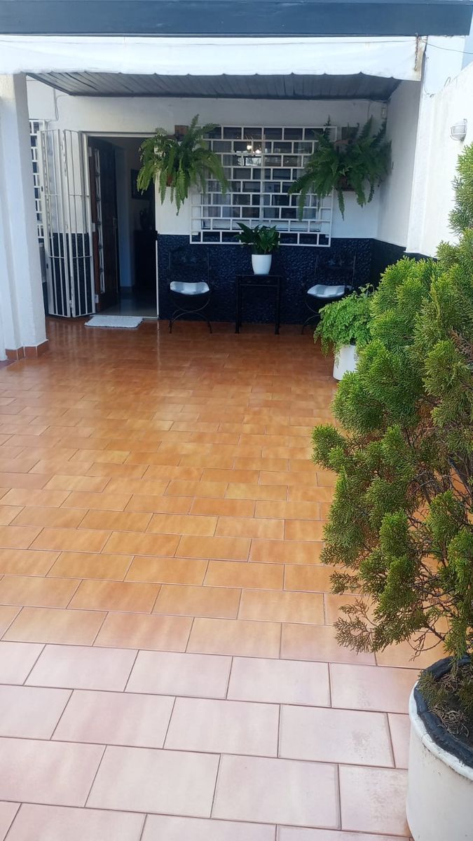 # MIRA ESTO # 4 AMB # TERRAZA # GARAJE X 2 # IMPECABLE