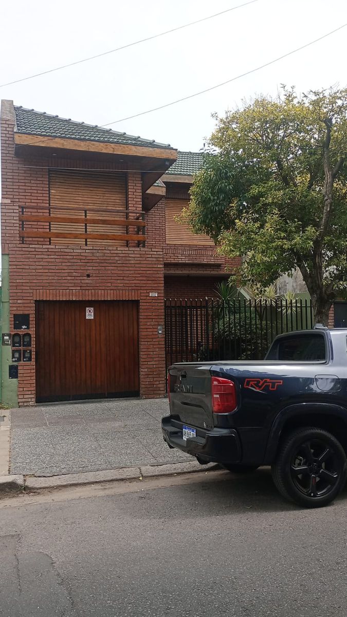 # MIRA ESTO # APTO CREDITO # CASA 5 AMB # JARDIN # GGE # TZA — foto 3