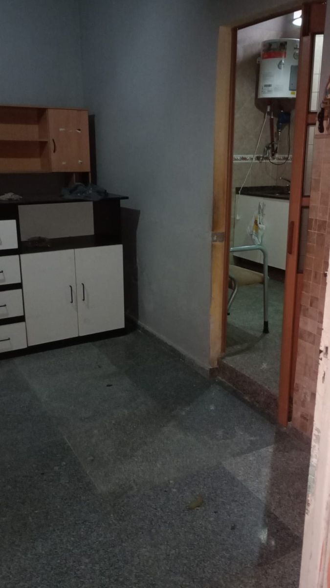 # MIRA ESTO # CASA # 5 HABITACIONES # 3 PATIOS # 1 TZA # OPORTUNIDAD # - 4