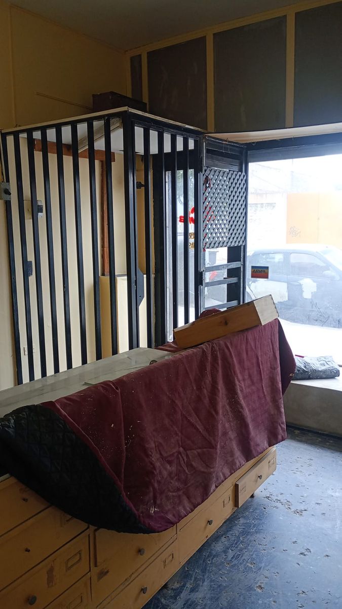 # Mira Esto # Local # C/ing Vehiculo # Disponible Ya - 4