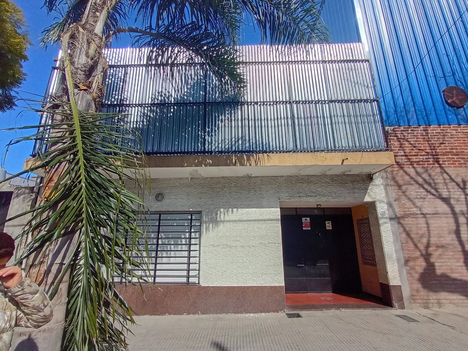 # MIRA ESTO # UNICA # CASA 7 AMB # PILETA # SAUNA # JACUZZI # SALON # GARAGE # TERRAZA - 70