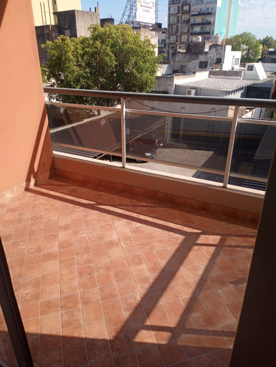 # MIRA ESTO # DPTO 3 AMB # BALCON # A MTS PLAZA LOS ANDES — foto 9