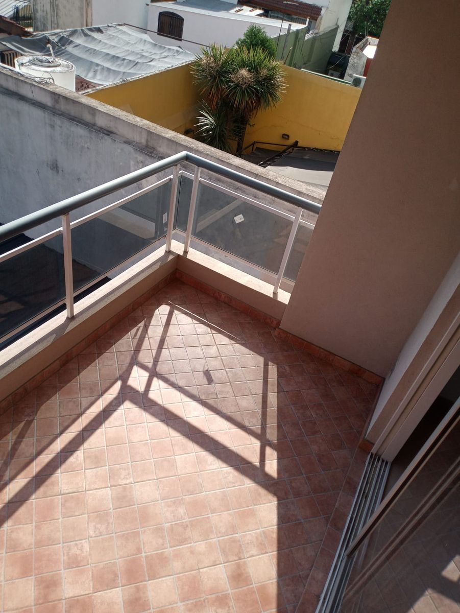 # MIRA ESTO # DPTO 3 AMB # BALCON # A MTS PLAZA LOS ANDES — foto 10