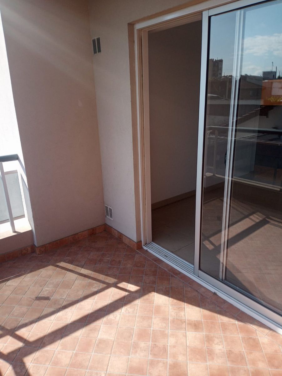 # MIRA ESTO # DPTO 3 AMB # BALCON # A MTS PLAZA LOS ANDES — foto 11