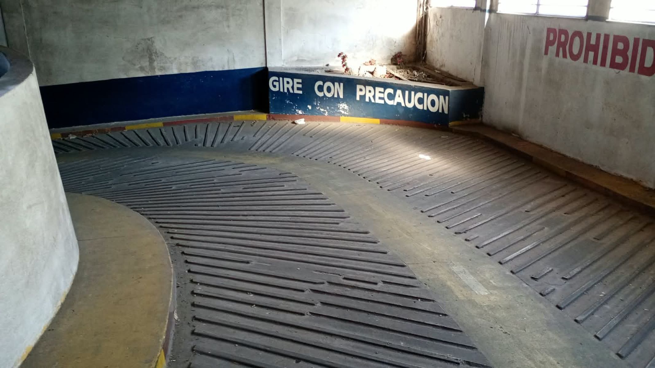 # MIRA ESTO # OPORTUNIDAD # GARAGE 1600M2C # 60 VEHICULOS # 100 OCUPACION TOTAL - 10