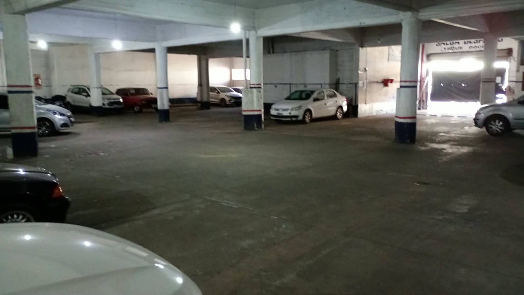 # MIRA ESTO # OPORTUNIDAD # GARAGE 1600M2C # 60 VEHICULOS # 100 OCUPACION TOTAL - 21