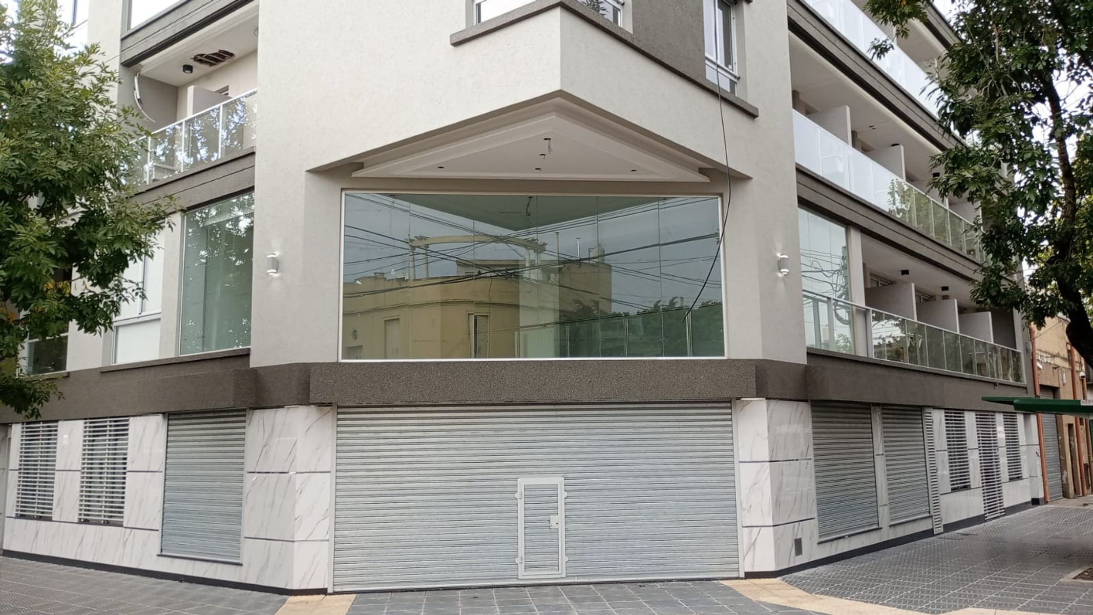 # MIRA ESTO # 1 AMB # BALCON # ESTRENAR # ESQUINA TUYUTI # LISTO ESC PLA REGLA LUZ Y GAS — foto 2