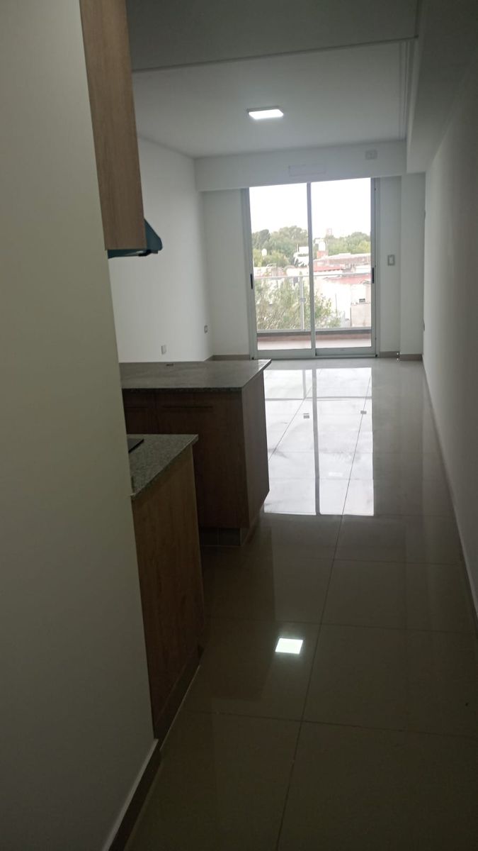 # MIRA ESTO # 1 AMB # BALCON # ESTRENAR # ESQUINA TUYUTI # LISTO ESC PLA REGLA LUZ Y GAS — foto 6