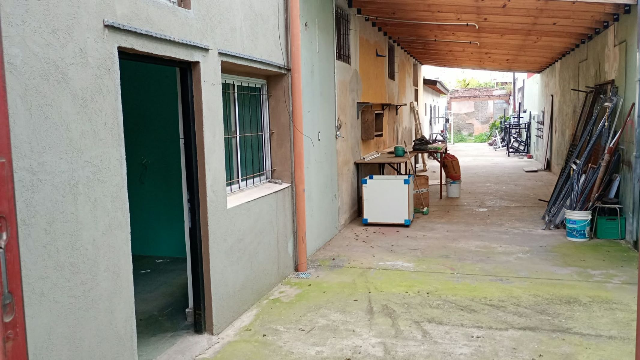 # MIRA ESTO # DEPOSITO # LOCAL # USO COMERCIAL # 150 M2C LOTE 335 M2C - 8