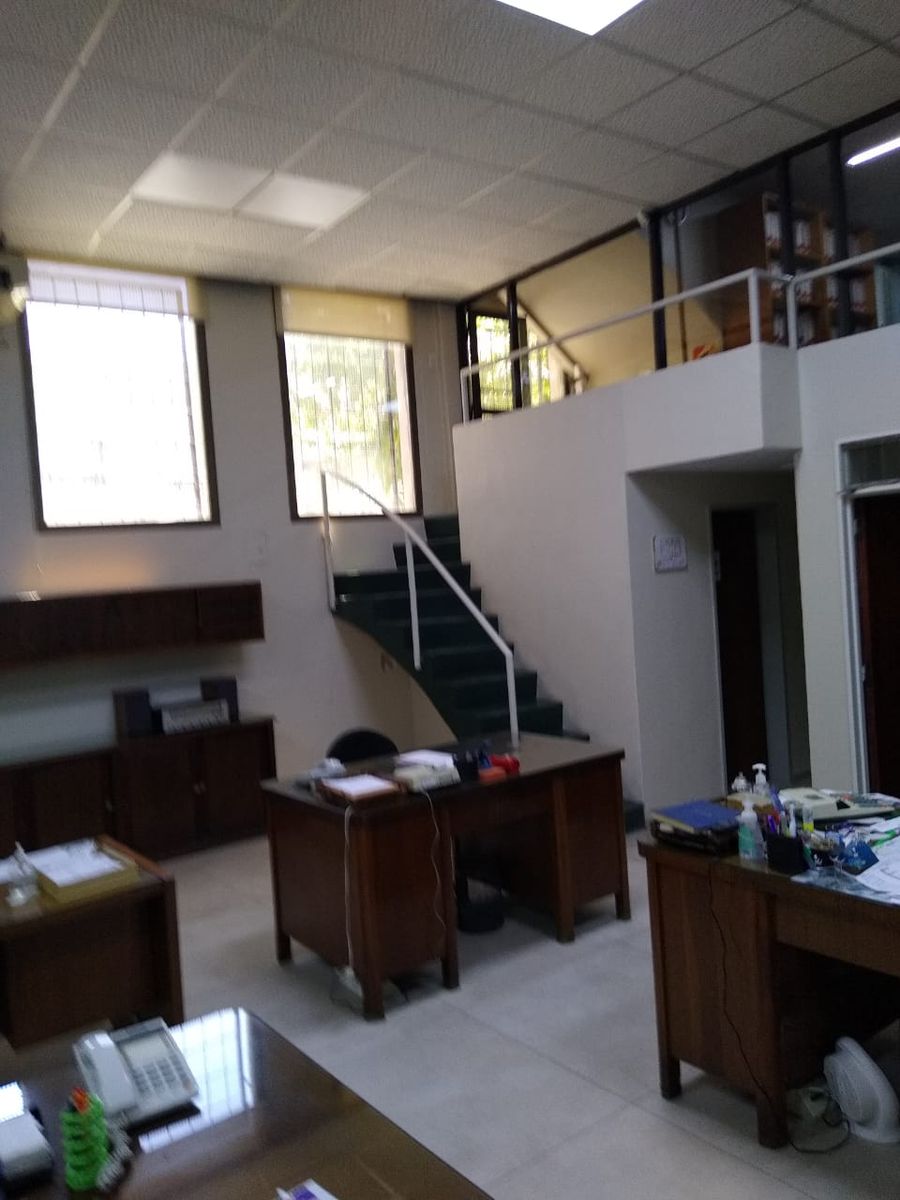 # MIRA ESTO # DEPOSITO # 3700 m2 # ING/CAMION # EXCELENTE UBICACION - 6