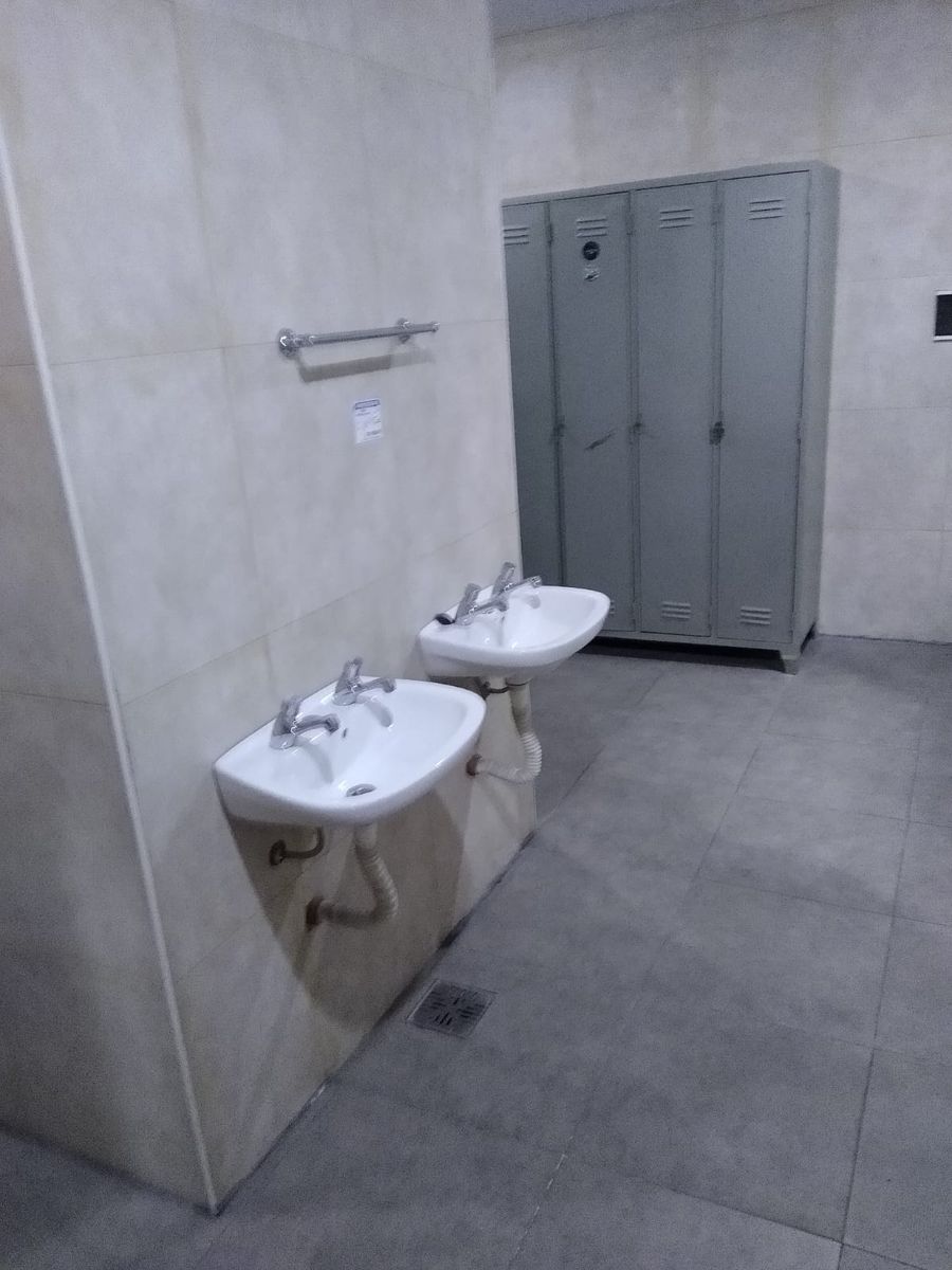 # MIRA ESTO # DEPOSITO # 3700 m2 # ING/CAMION # EXCELENTE UBICACION - 12