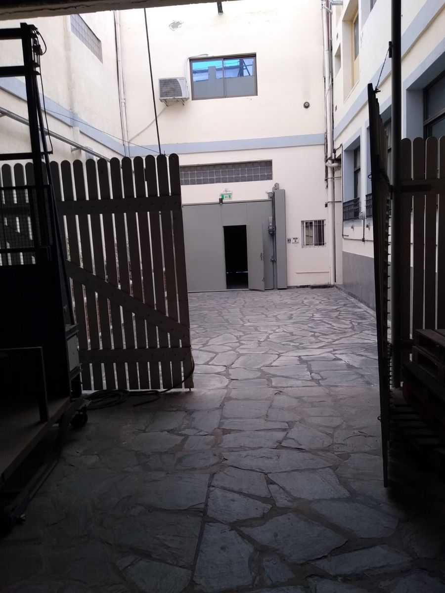 # MIRA ESTO # DEPOSITO # 3700 m2 # ING/CAMION # EXCELENTE UBICACION - 17
