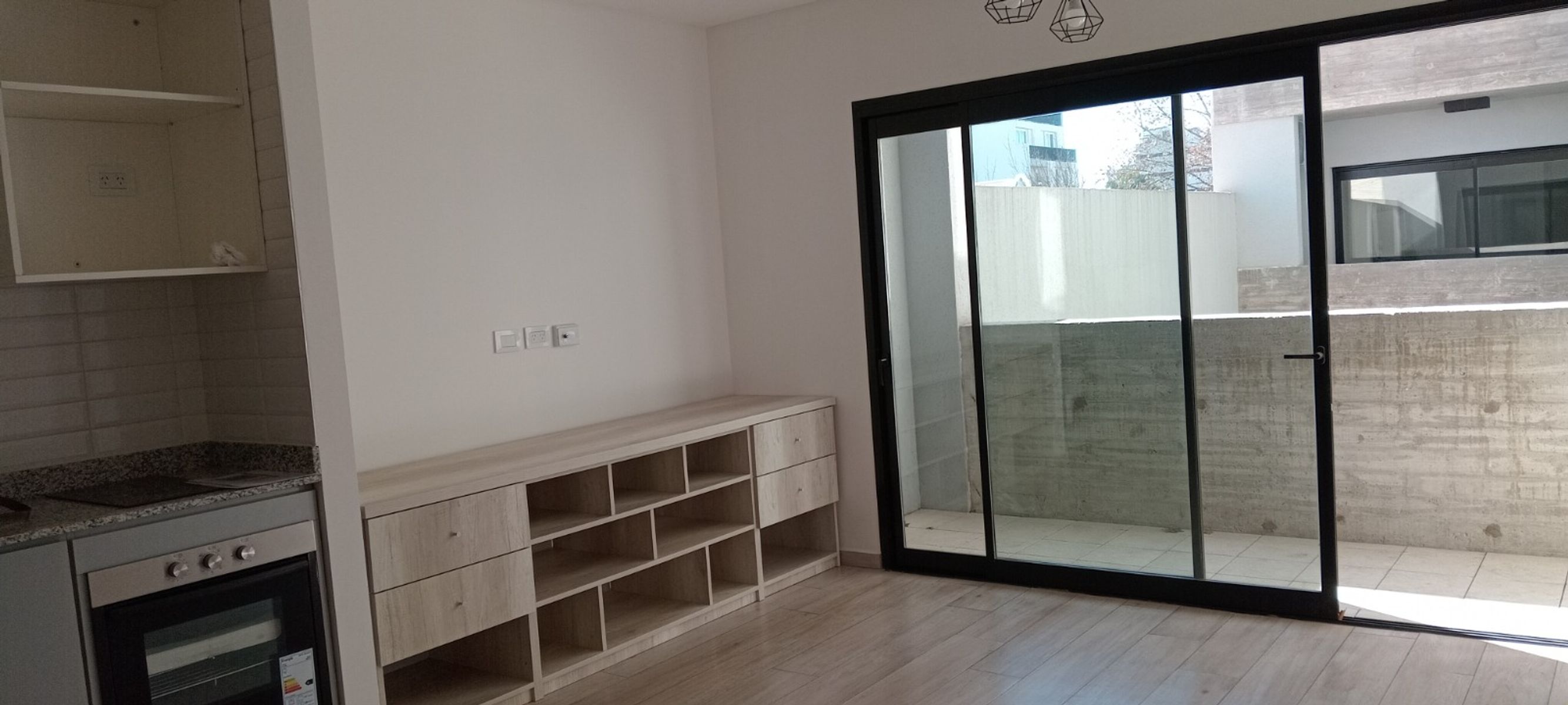 # MIRA ESTO # MONOAMBIENTE C/ BALCON # PLAC ARD # LAUNDRY - 3