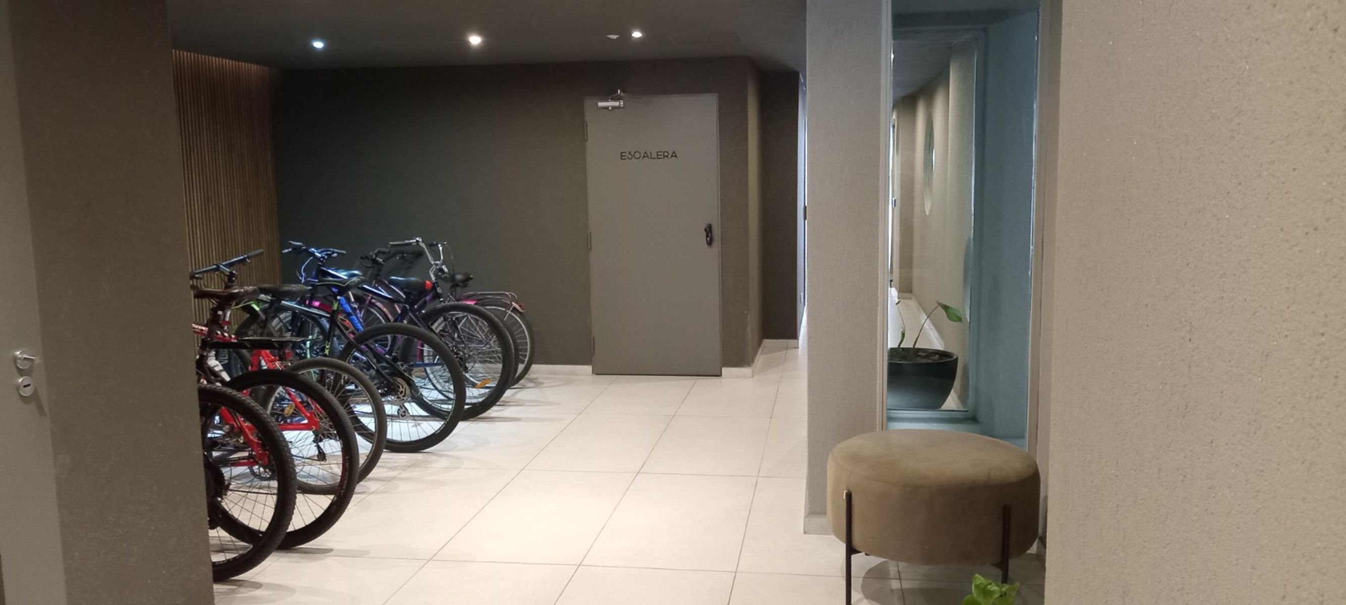 # MIRA ESTO # MONOAMBIENTE C/ BALCON # PLAC ARD # LAUNDRY - 12