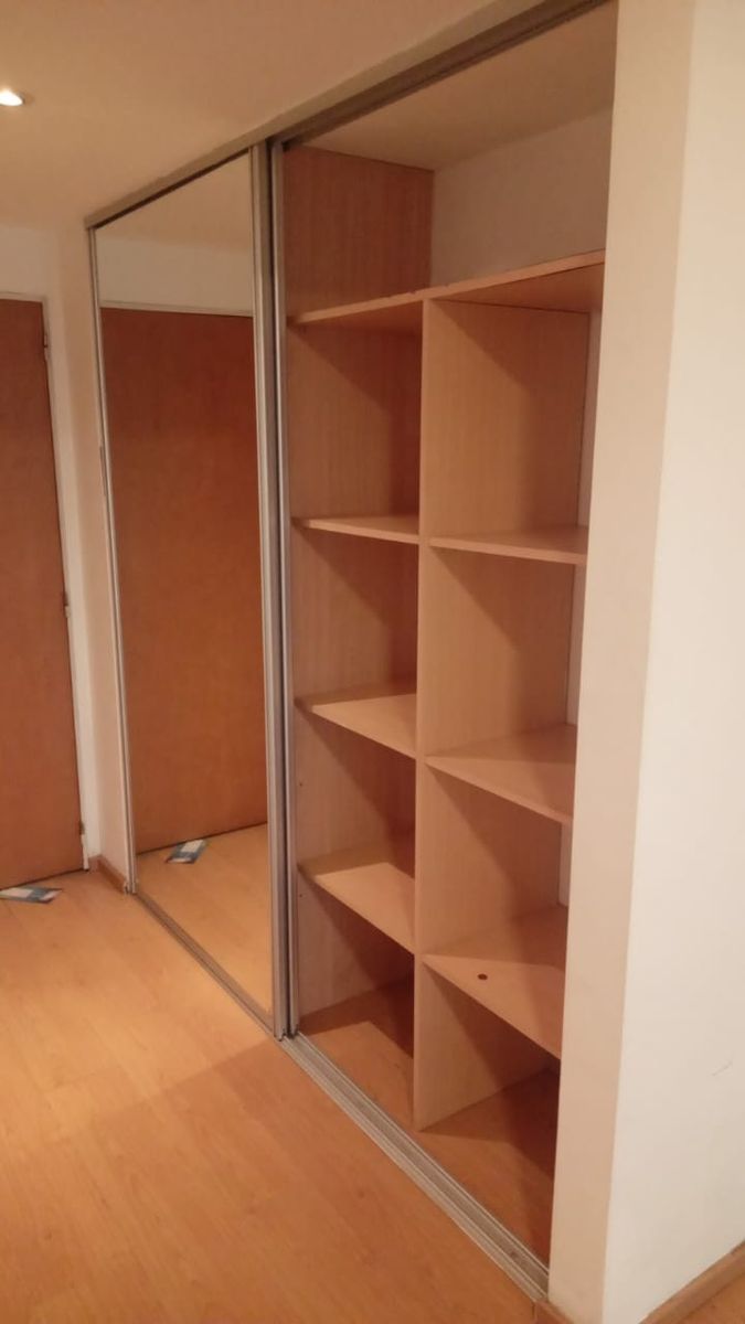 Excelente oportunidad de inversión o vivienda en una ubicaciónprivilegiada. Este inmueble cuenta con kitchenette y baño completo, y esapto para uso profesional, ideal para quienes buscan un espacio - 1
