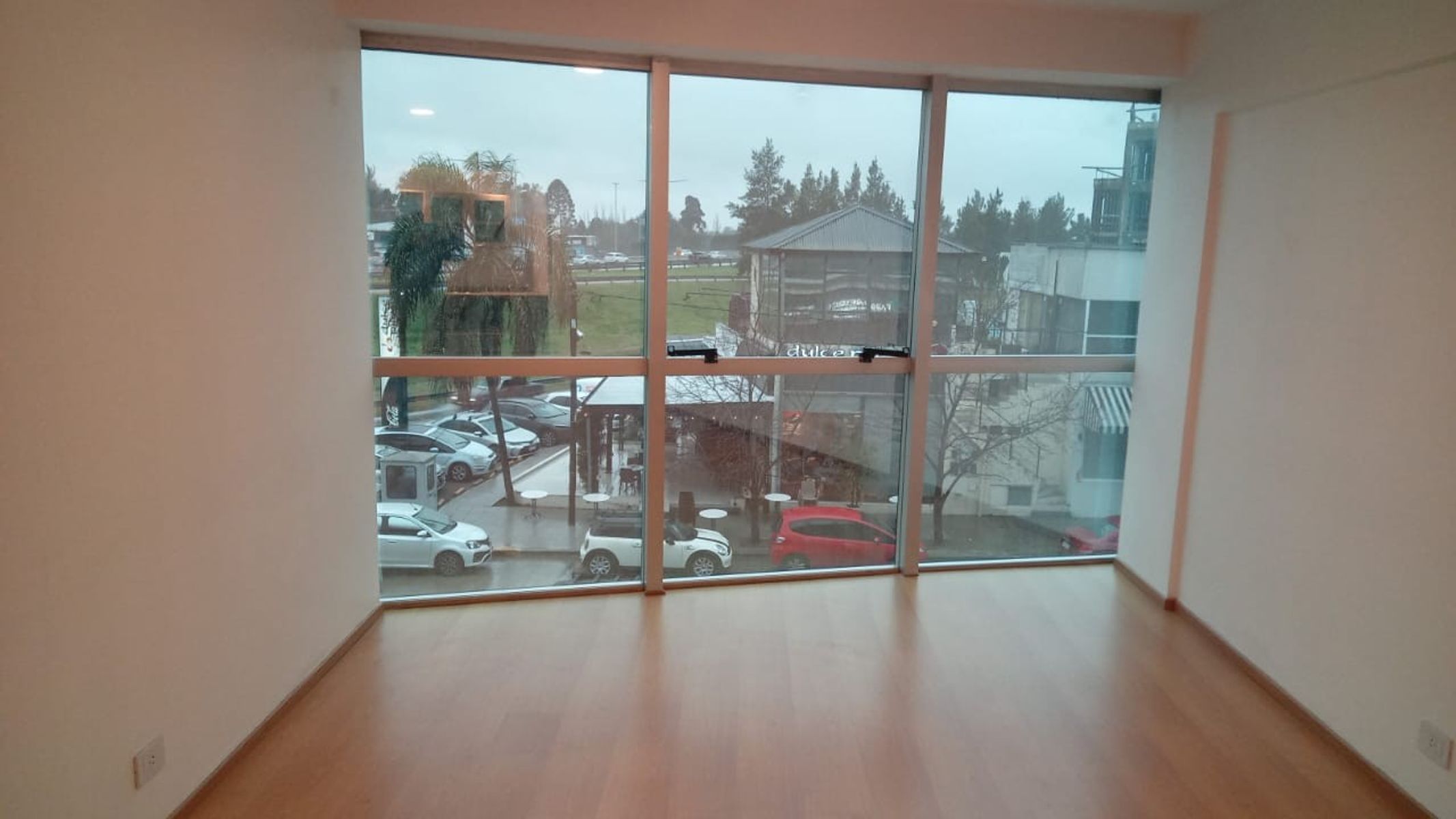 Excelente oportunidad de inversión o vivienda en una ubicaciónprivilegiada. Este inmueble cuenta con kitchenette y baño completo, y esapto para uso profesional, ideal para quienes buscan un espacio - 2