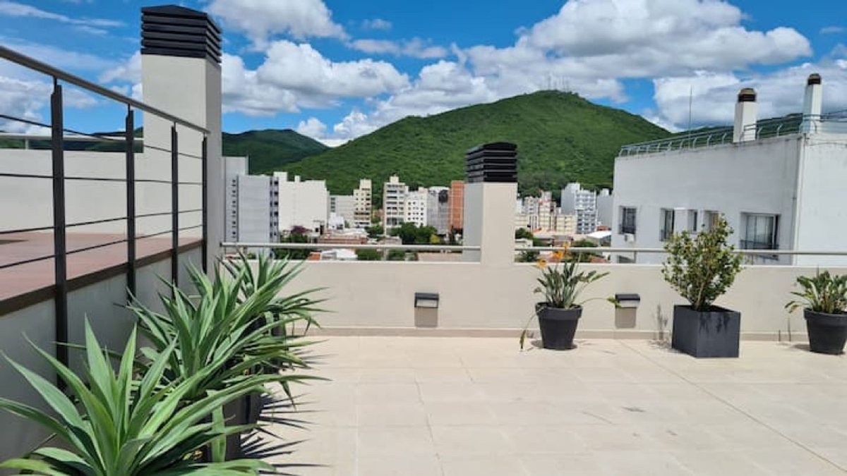 VENTA DPTO 1 DORM C/PILETA Y SUM MITRE Y AMEGHINO - 22