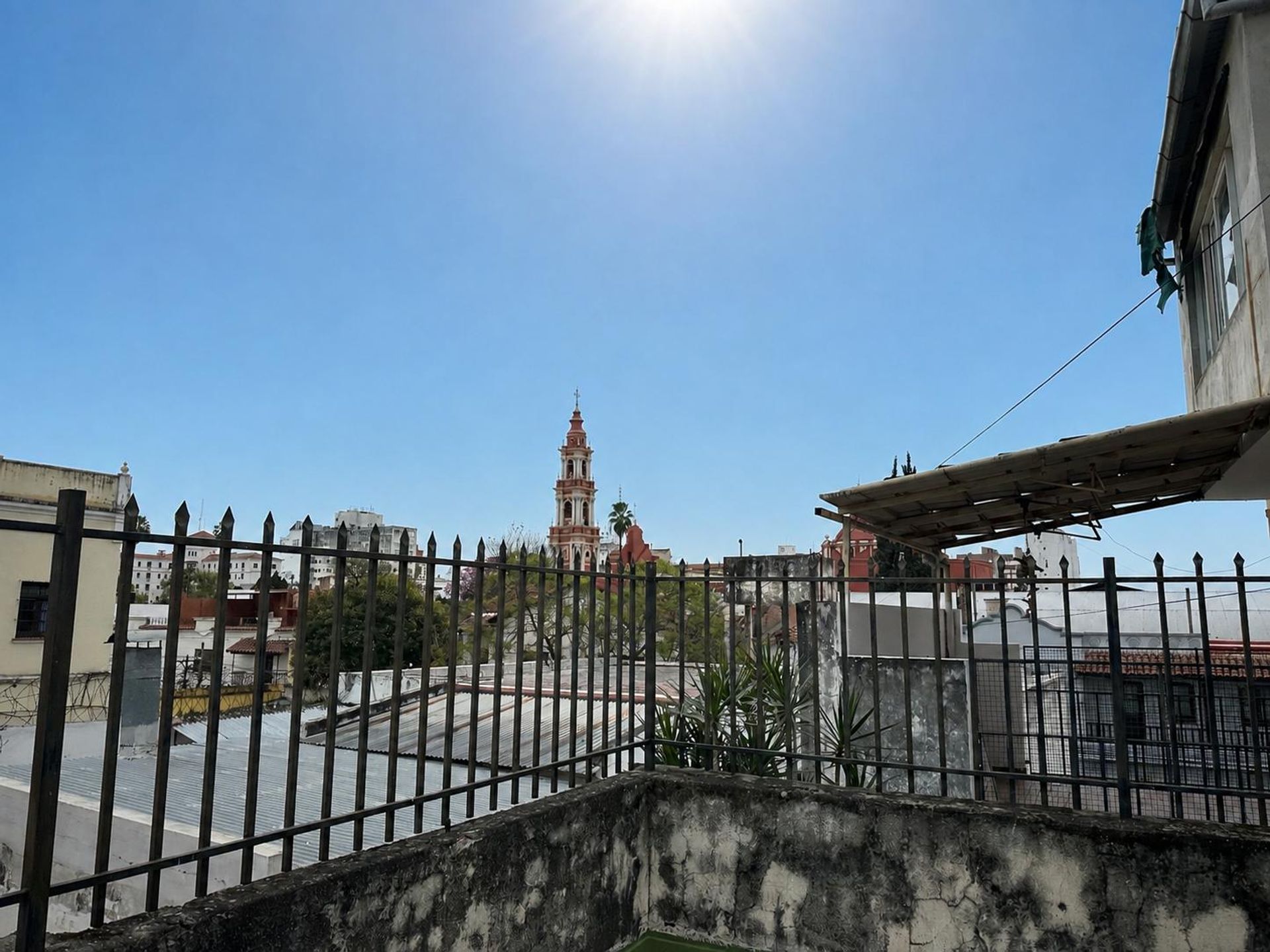 VENTA CASA CON LOCAL A 3 CUADRAS PLAZA 9 JULIO - 8