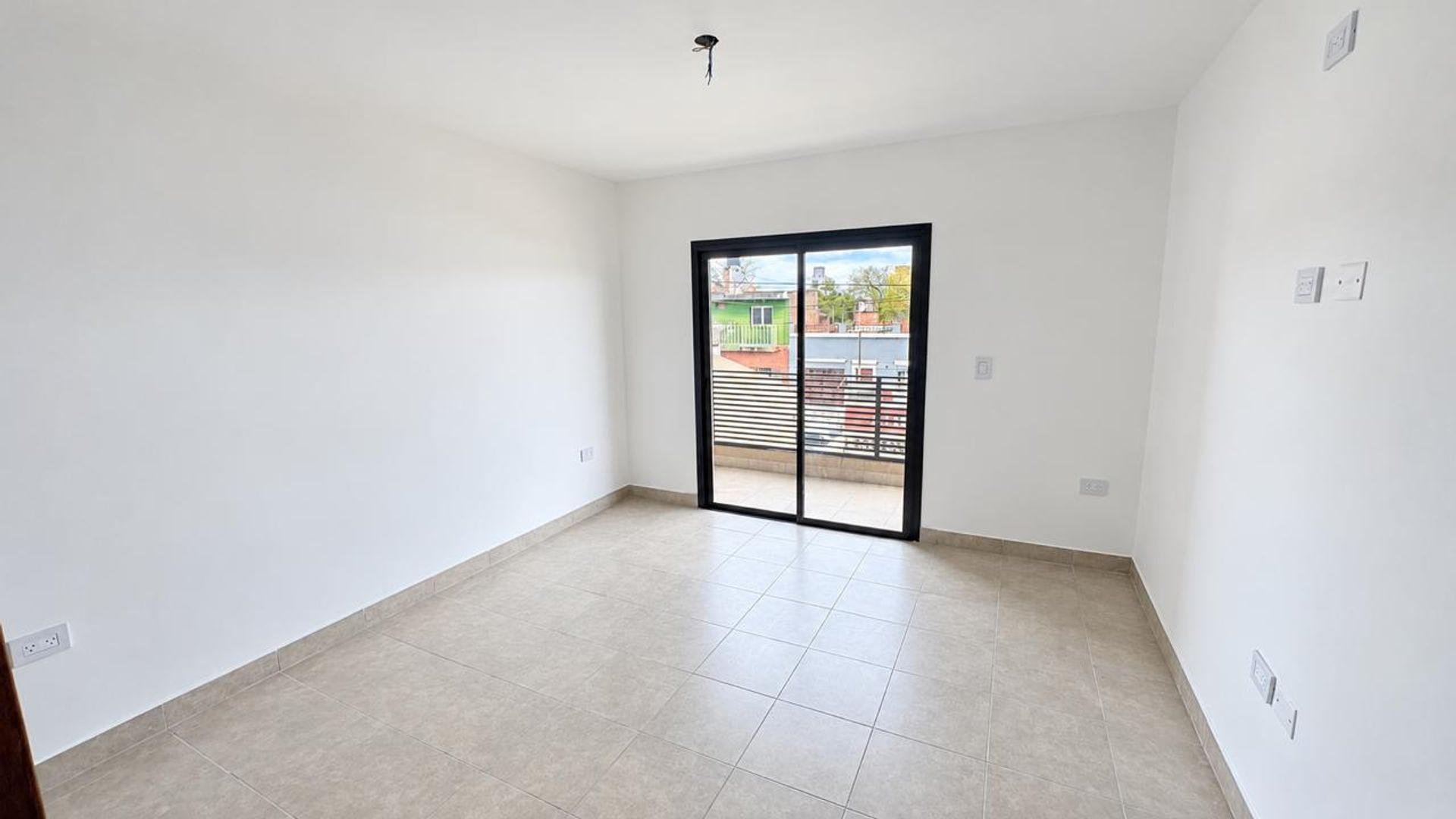 VENTA CASA C/PILETA APTA CREDITO Y COCHERA 2 DORM — foto 8