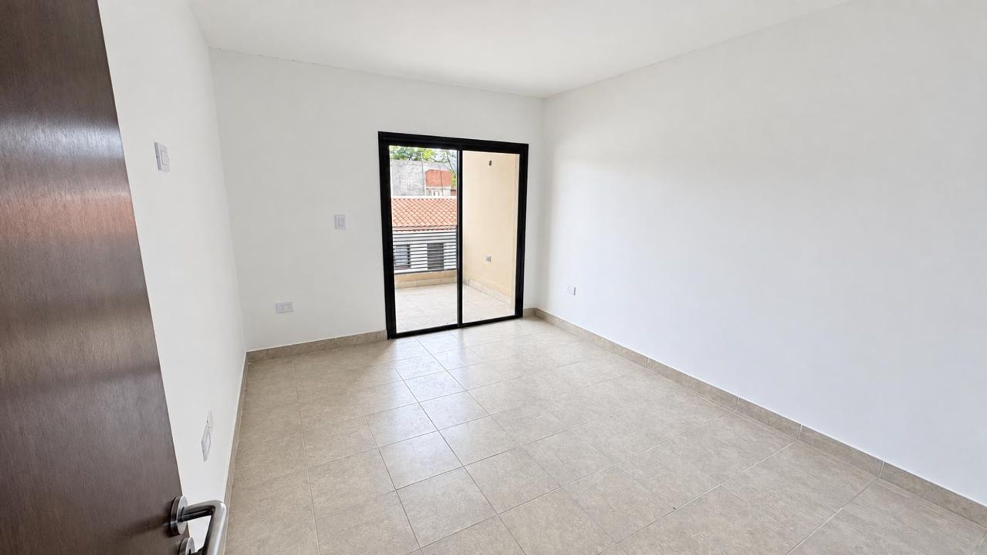 VENTA CASA C/PILETA APTA CREDITO Y COCHERA 2 DORM — foto 11