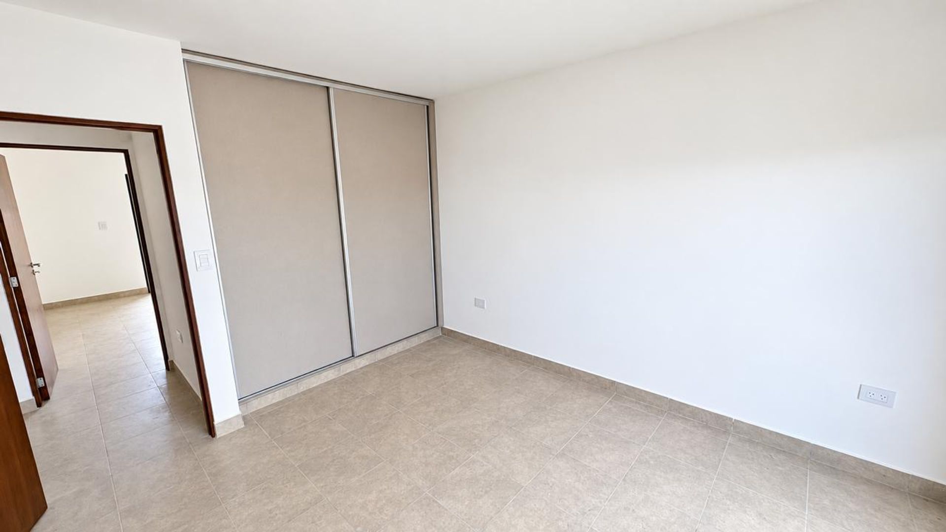 VENTA CASA C/PILETA APTA CREDITO Y COCHERA 2 DORM — foto 12