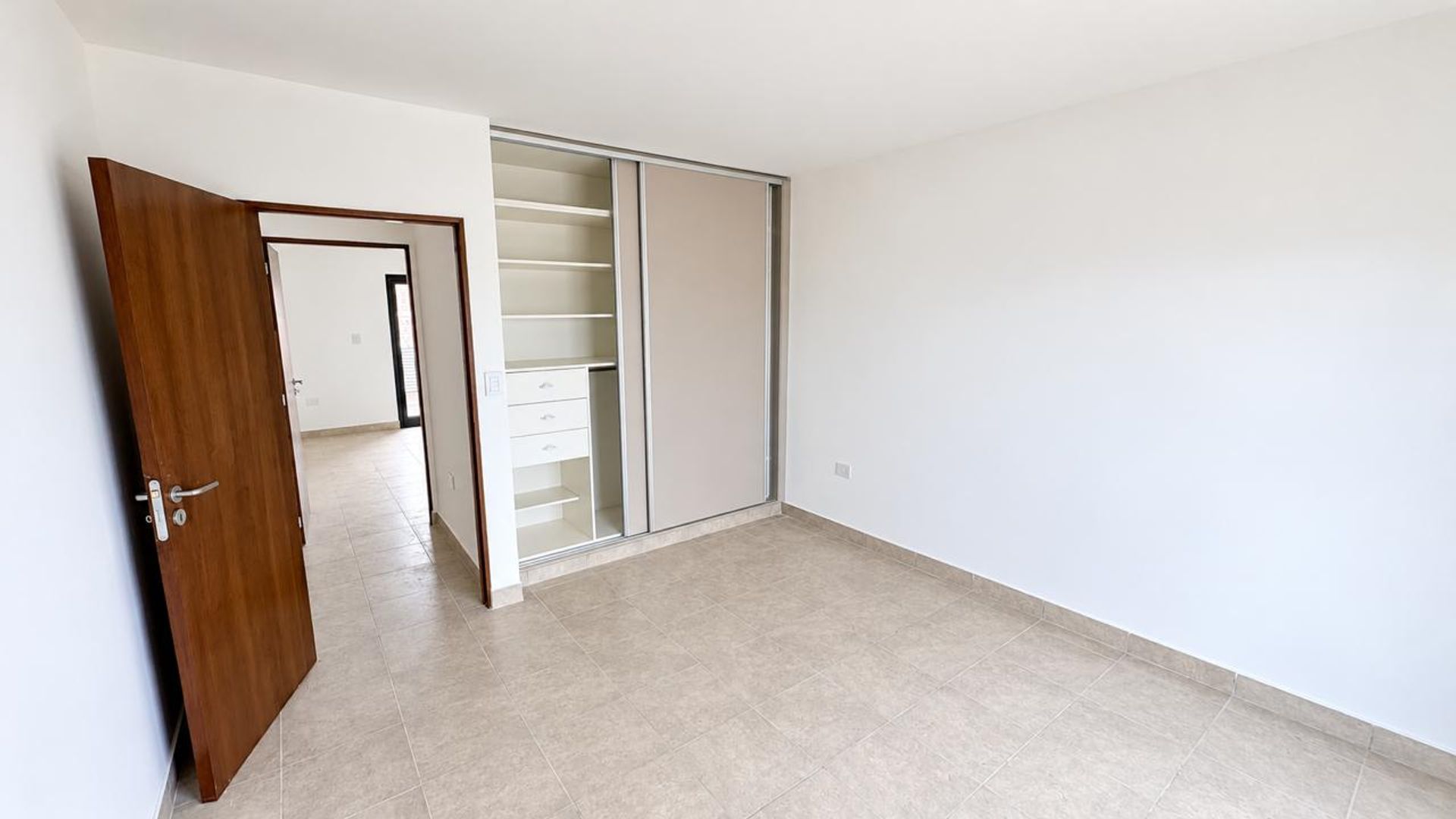 VENTA CASA C/PILETA APTA CREDITO Y COCHERA 2 DORM — foto 13