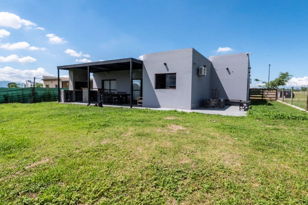 VENTA/PERMUTA CASA LA VERBENA FRENTE AEROPUERTO — foto 2