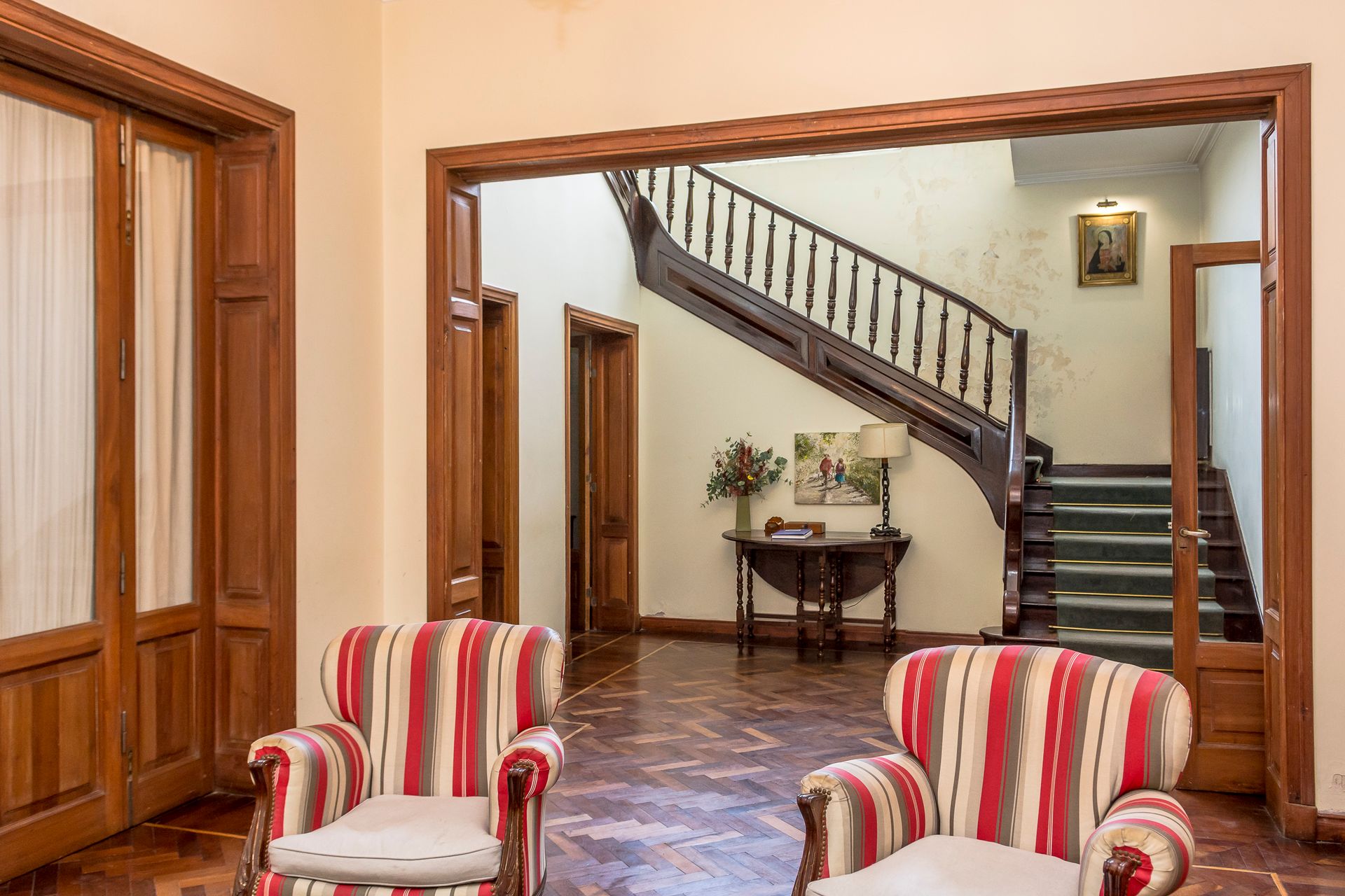 CASA 8 DORMITORIOS VENTA ZONA CENTRO APTO OFICINAS - 2