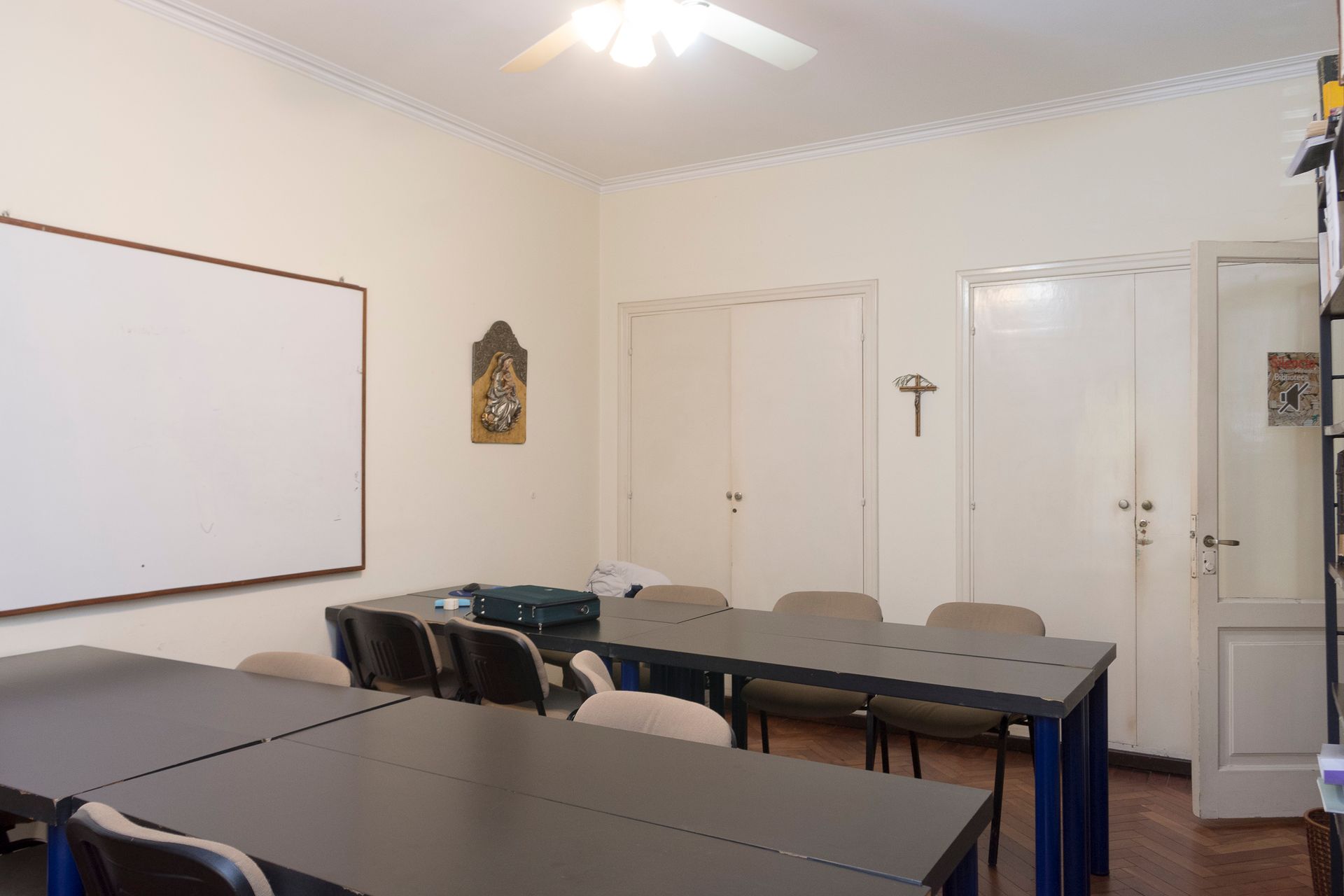 CASA 8 DORMITORIOS VENTA ZONA CENTRO APTO OFICINAS - 24