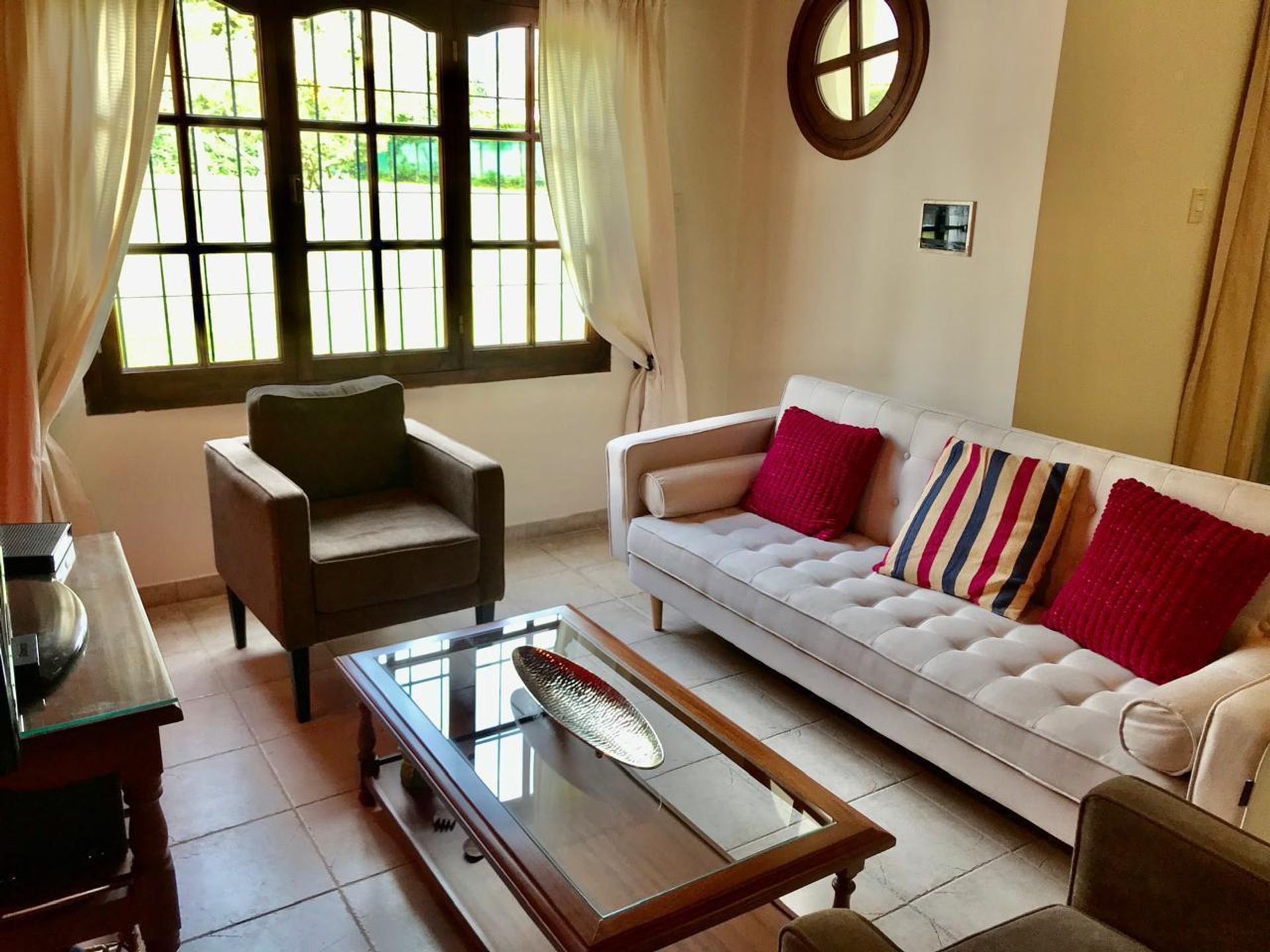 VENTA CASA C/PILETA SAN LORENZO RECIBE PROPIEDAD - 2