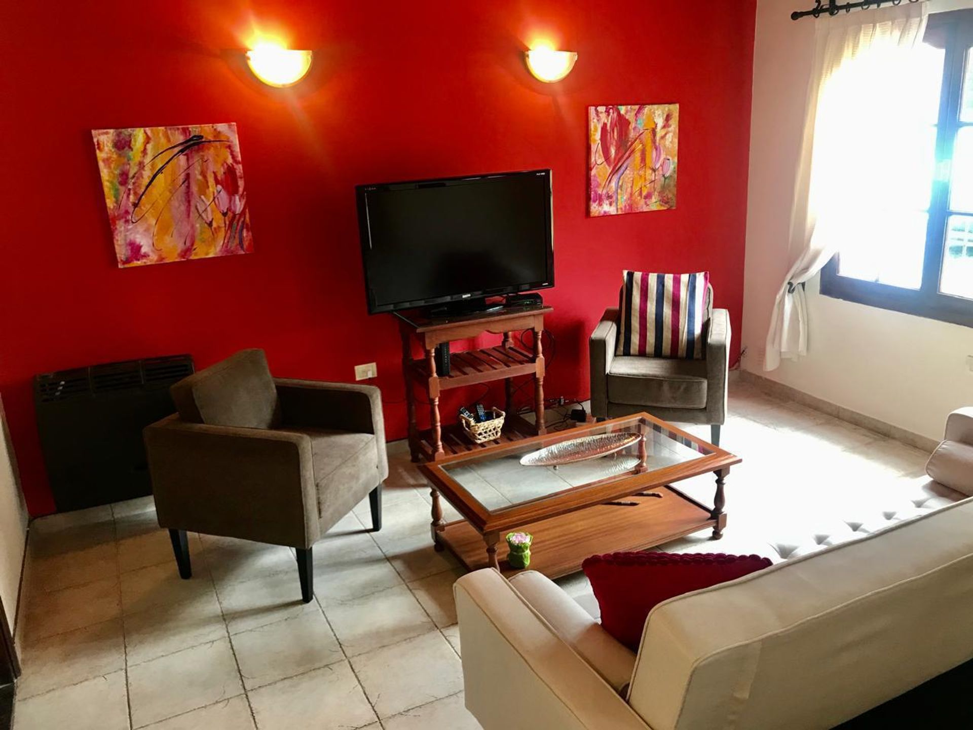 VENTA CASA C/PILETA SAN LORENZO RECIBE PROPIEDAD - 3