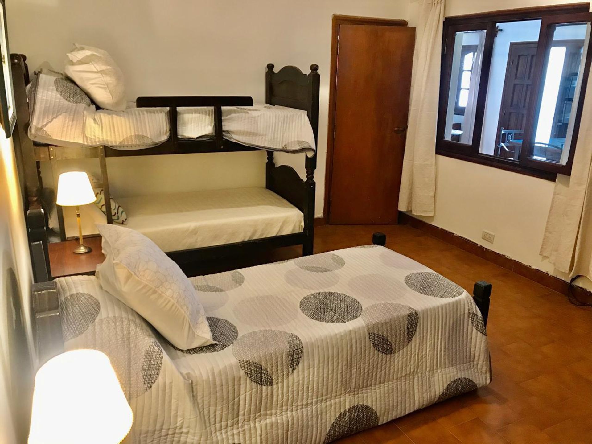 VENTA CASA C/PILETA SAN LORENZO RECIBE PROPIEDAD - 9