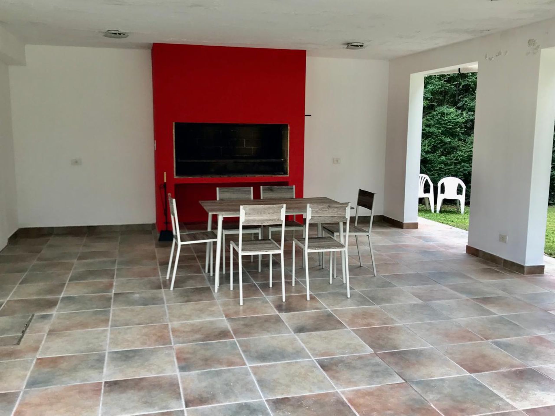VENTA CASA C/PILETA SAN LORENZO RECIBE PROPIEDAD - 15