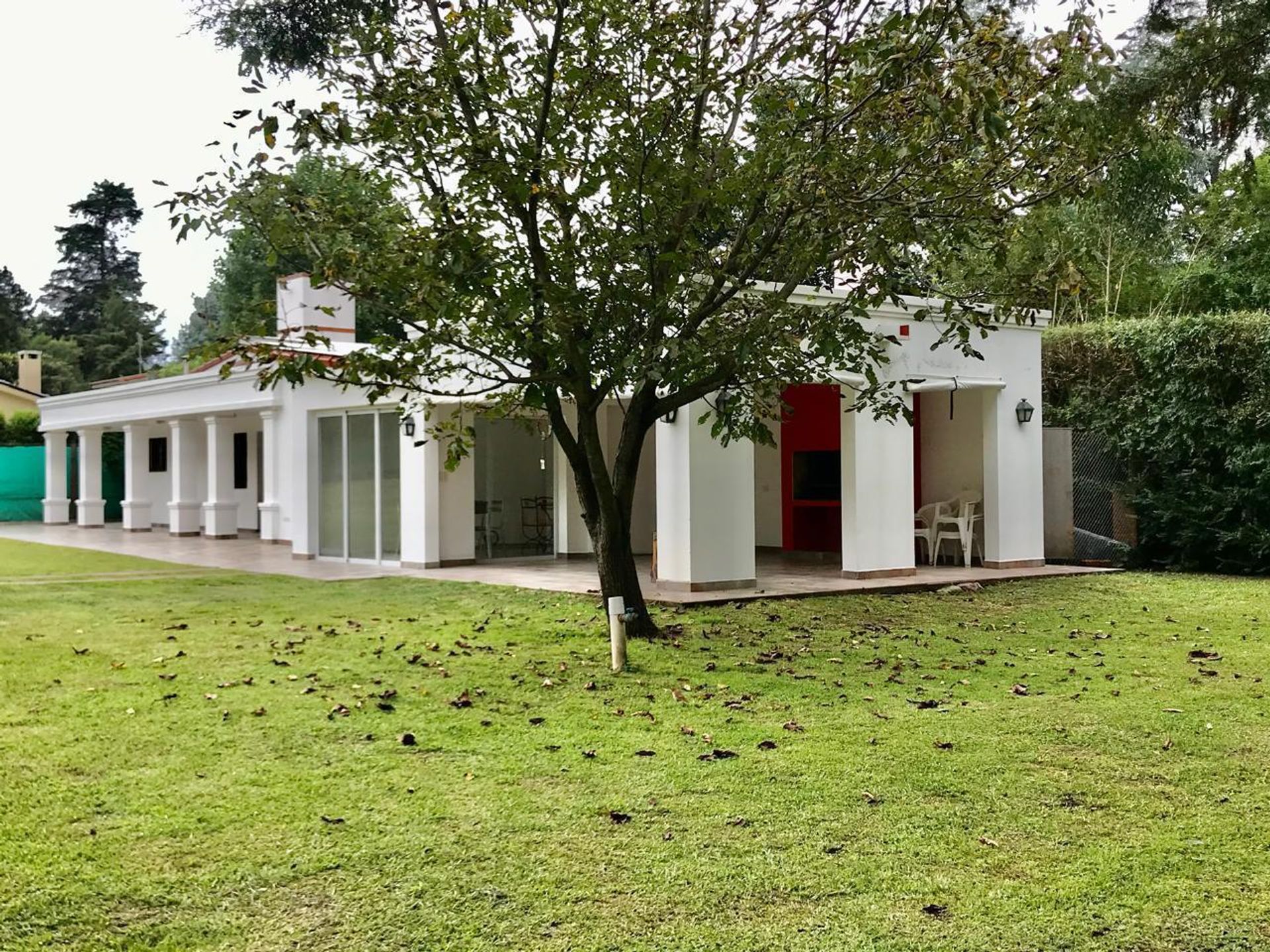 VENTA CASA C/PILETA SAN LORENZO RECIBE PROPIEDAD - 17