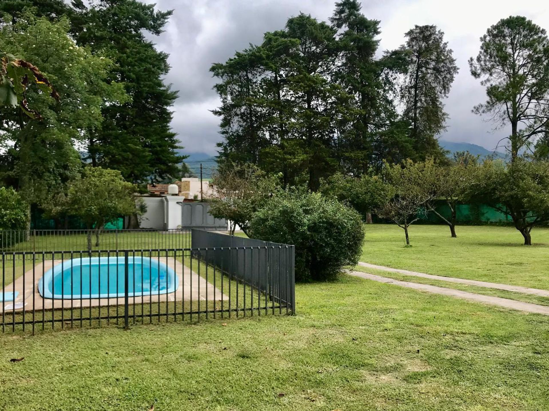 VENTA CASA C/PILETA SAN LORENZO RECIBE PROPIEDAD - 20
