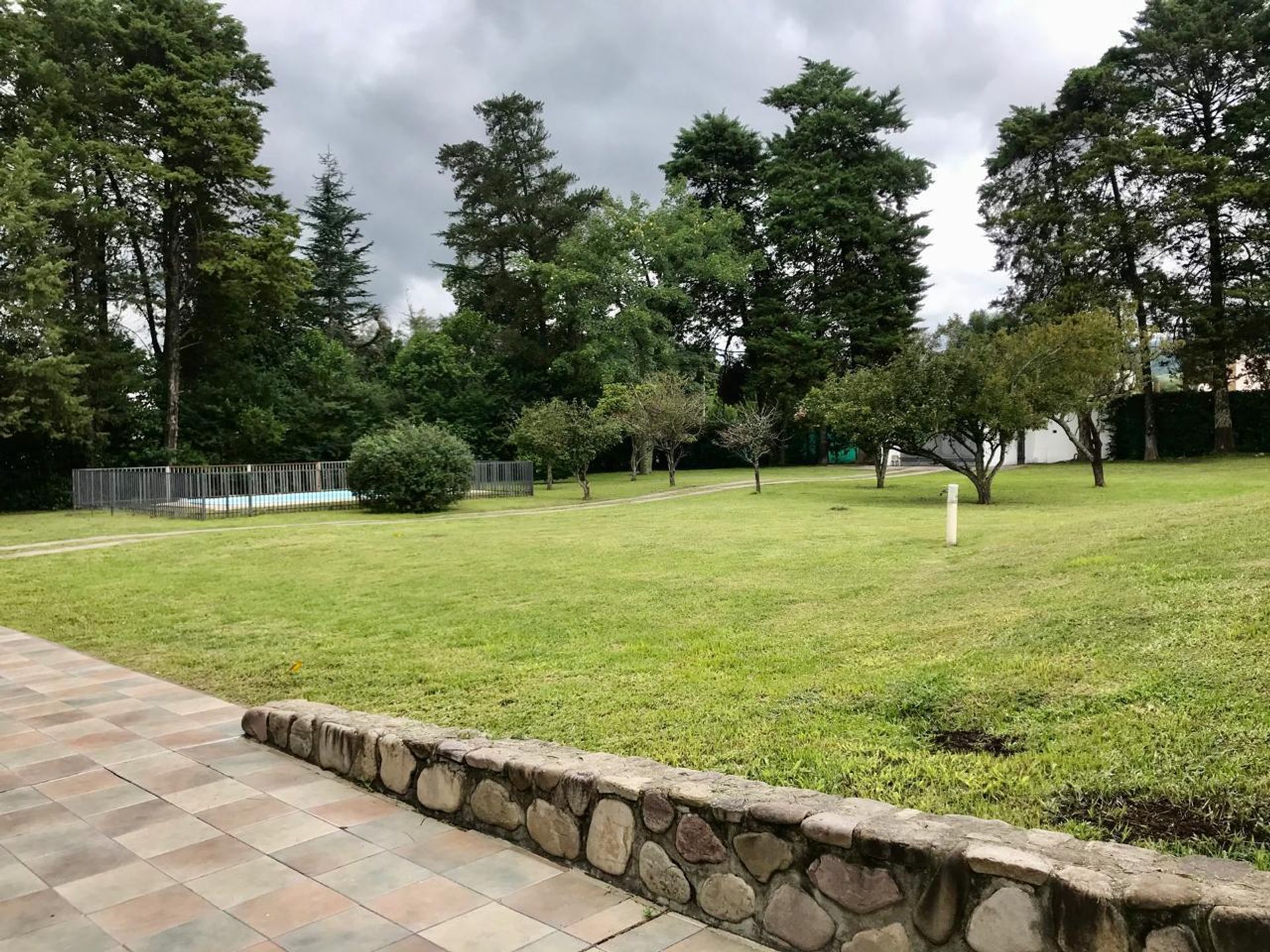 VENTA CASA C/PILETA SAN LORENZO RECIBE PROPIEDAD - 21