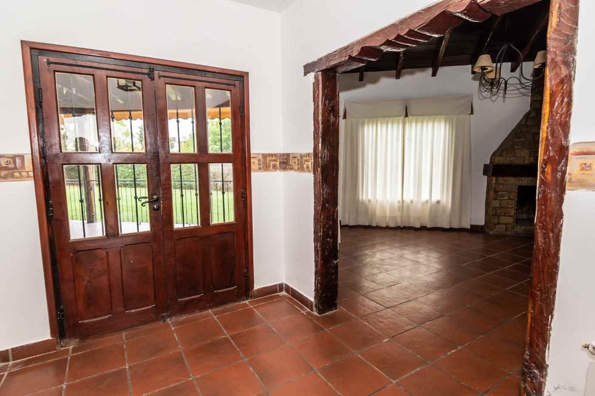 VENTA CASA C/PILETA LA ALMUDENA APTA CREDITO - 2